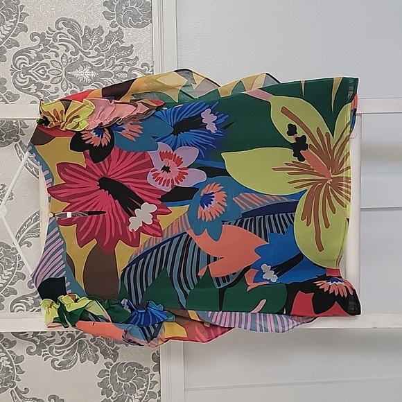 CeCe Women's Top Soft Flowy Large Lined Floral Ruffle Sleeves Short Sleeves - Picture 5 of 6